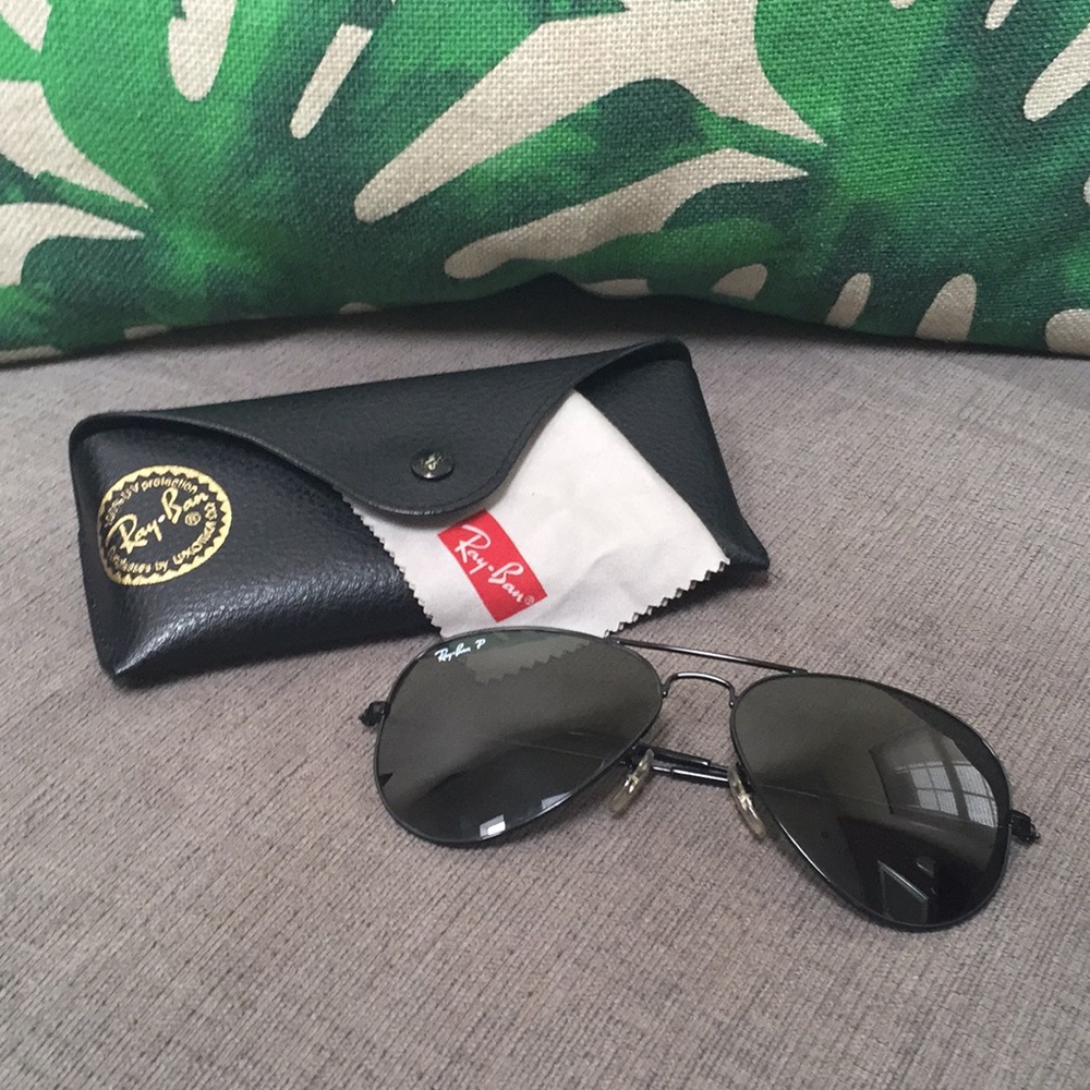 Ray-Ban Classic Polarized Aviator Sunglasses